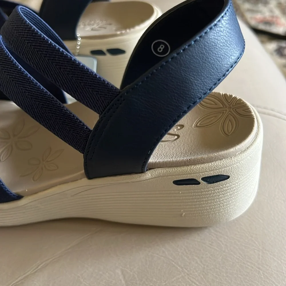 NWT Skechers Navy Blue Strappy Sandals - Picture 5 of 9